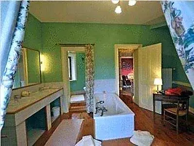 Bed & Breakfast Chateau De Vollore-Ville