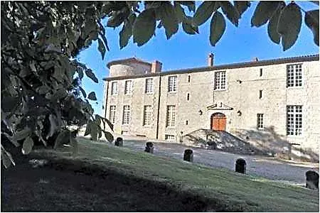 Chateau De Vollore-Ville