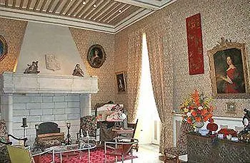לינה וארוחת בוקר Chateau De