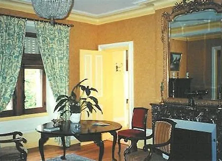 Chateau De לינה וארוחת בוקר Vollore-Ville