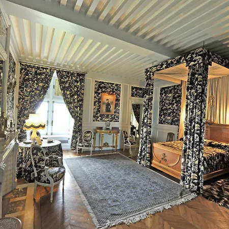 לינה וארוחת בוקר Chateau De 4*