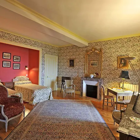 לינה וארוחת בוקר Chateau De Vollore-Ville