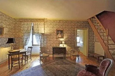 לינה וארוחת בוקר Chateau De Vollore-Ville