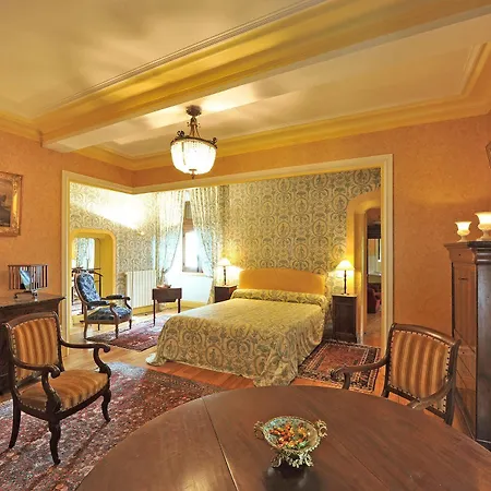 Chateau De לינה וארוחת בוקר 4*