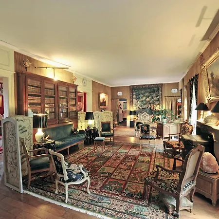 Chateau De לינה וארוחת בוקר