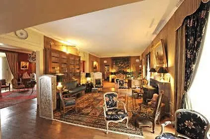 לינה וארוחת בוקר Chateau De Vollore-Ville