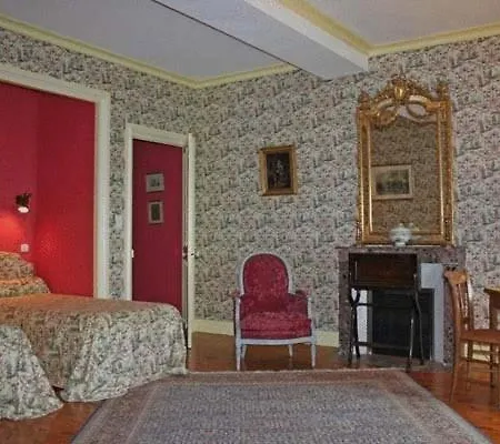 לינה וארוחת בוקר Chateau De Vollore-Ville