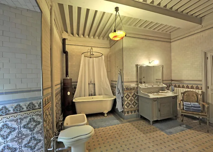 Chateau De Vollore-Ville